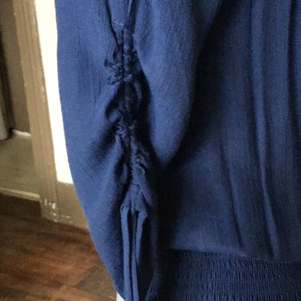 Navy blouse - Picture 3 of 4